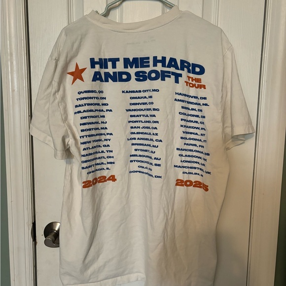 BILLIE EILISH HIT ME HARD AND SOFT TOUR MERCH T SHIRT - Picture 1 of 2